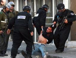 الاحتلال يعتقل شاب بالضفة (الأرشيف)