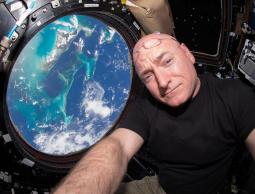 الأميركي سكوت كيلي