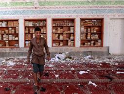 عشرات القتلى والجرحى بتفجير مسجد بصنعاء