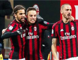 فرحة لاعبي ميلان بالفوز