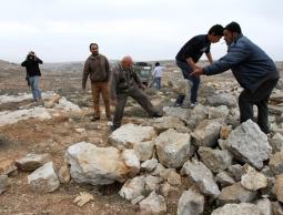 مستوطنون يعتدون على رعاة واعتقال شابين جنوب نابلس