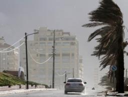 أجواء شديدة البرودة وهطول أمطار