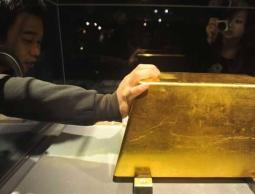 الذهب يهوي مع انحسار التوترات التجارية