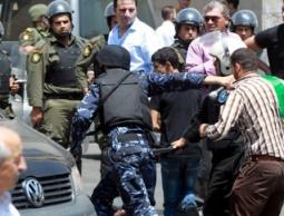 أجهزة أمن السلطة بالضفة تعتقل أحد المواطنين (أرشيف)