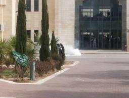 طلبة بيرزيت يبيتون ليلتهم داخل حرمها 