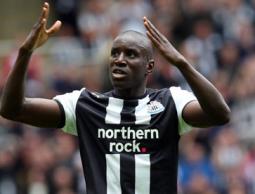 المهاجم ديمبا با