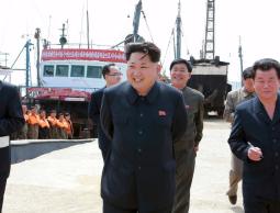 الزعيم الكوري الشمالي كيم جونغ