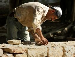 أحد العمال الفلسطينين (أرشيف)