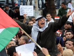 مواطنين فلسطينيين (الأرشيف)