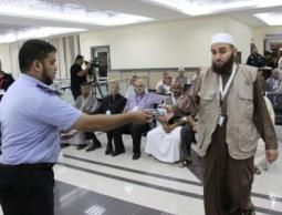 مسافرين عبر معبر رفح البري (الأرشيف)