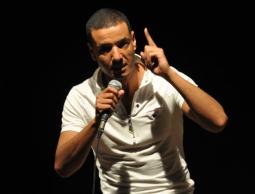 الشاعر هشام الجخ