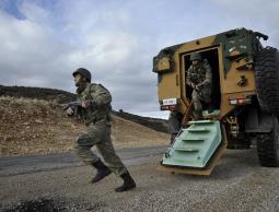 قوات تركية على الحدود (الأرشيف)