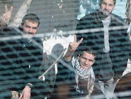 أسرى في سجون الاحتلال 