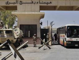 السلطات المصرية تفتح معبر رفح بانتظار مغادرة الحافلات