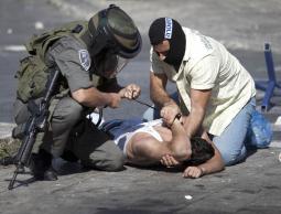 قوات الاحتلال تعتدي على شاب بالقدس (الأرشيف)