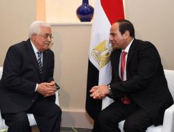  الرئيس المصري عبد الفتاح السيسي ونظيره الفلسطيني محمود عباس