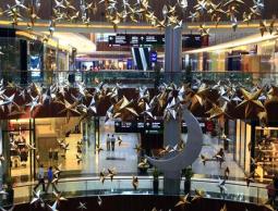 مراكز التسوق توسع أنشطتها بسبب الإنترنت