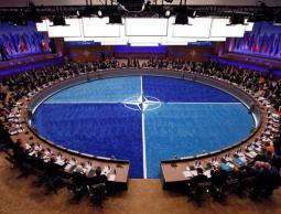 اجتماع الناتو (أرشيف)