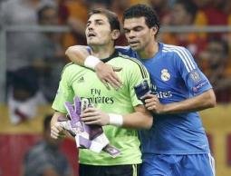 بيبي يساند كاسياس قبل خروجه للإصابة