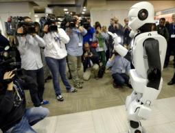 الخوارزمية الجديدة في الروبوت تعتمد على مفهوم "التعلم العميق" المستوحى من الدوائر العصبية في الدماغ