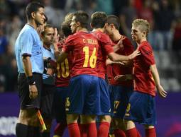 إعتراض الإسبان على هدف هندوراس 