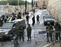 صورة (أرشيفية) لتواجد الاحتلال بالمسجد الأقصي