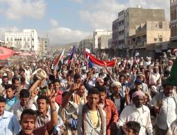 مظاهرات بذكرى ثورة اليمن وانتشار حوثي لمنعها