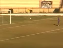 لحظة دخول الكرة شباك الحارس