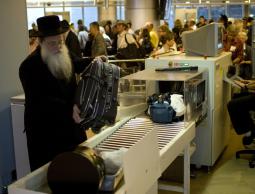 مطار بنغوريون داخل الاراضي المحتلة (الأرشيف)