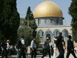 مستوطنون يقتحمون الأقصى