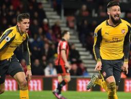 فرحة لاعبي أرسنال بهدف التعادل