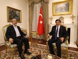 مشعل يلتقي رئيس الوزراء التركي بأنقرة