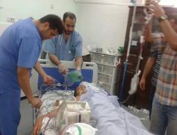 أحد الإصابات التي وصلت المستشفى جراء قصف المدفعية