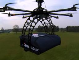 صورة الطائرة بدون طيار لتوصيل البيتزا