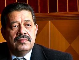 "ميكانيكي" مرشح لقيادة أعرق حزب سياسي بالمغرب  