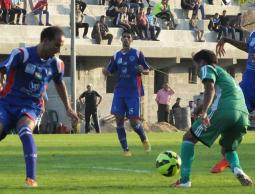 جانب من مباراة سابقة بين الشاطئ والصداقة