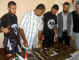 الشرطة في غزة تضبط فروش حشيش (ارشيف)&lrm;