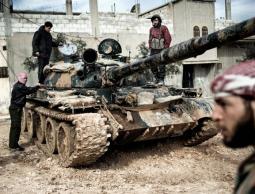 الجيش الحر يسيطر على دبابة للنظام 