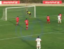 لحظة تصدي أبو صفية للكرة