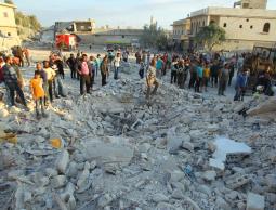 110 قتلى بالغوطة وإدلب تتظاهر تنديدا بالقصف