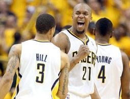 فرحة لاعبي إنديانا بيسرز 