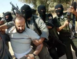 أجهزة أمن السلطة تعتقل أحد المواطنين (أرشيف)