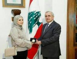 تكريم الطالبة الفلسطينية إقبال الأسد 