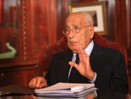 الكاتب محمد حسنيين هيكل 