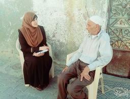 الزميلة أمل حبيب مع الحاج أبو زكي في حارة اليهود