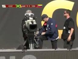 حامل الكاميرا في لقاء فنزويلا وجامايكا