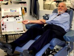 الاسترالي صاحب التبرع