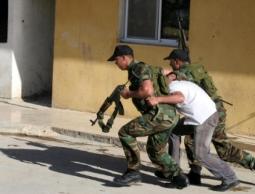 قوات أمن السلطة تعتقل شاب بالضفة (الأرشيف)