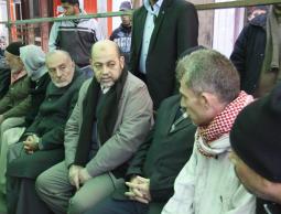 أبو مرزوق أثناء تأدية واجب العزاء لعائلة الهوبي