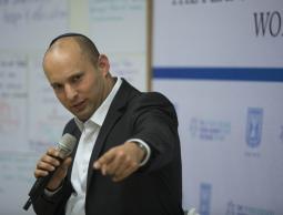 بينت يدعو لخطف شخصيات من حماس لإستعاة الجنود الأسرى